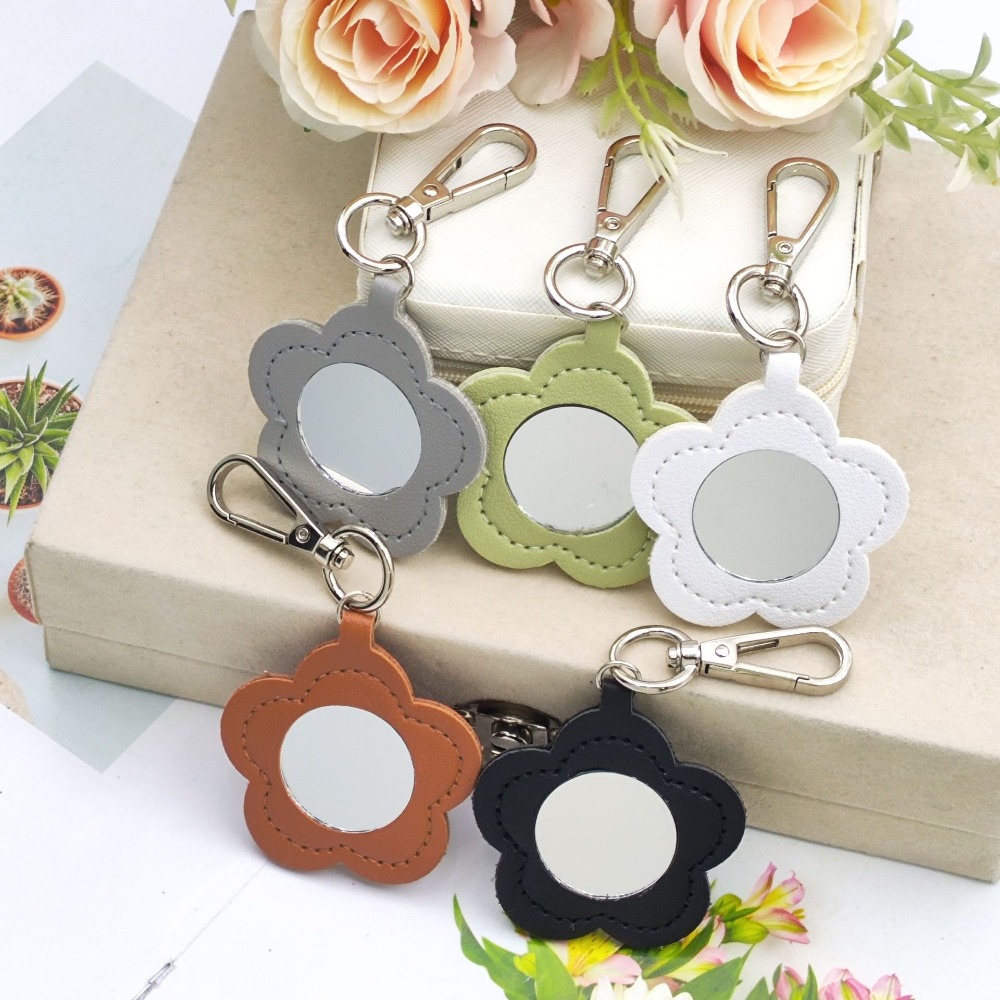 Bloemblaadjesvormige spiegel t - Car Accessories Mirror Hanging recensie en prijs